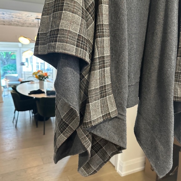 John Eshaya Grey Plaid Wrap / Cape - OS - Picture 5 of 11